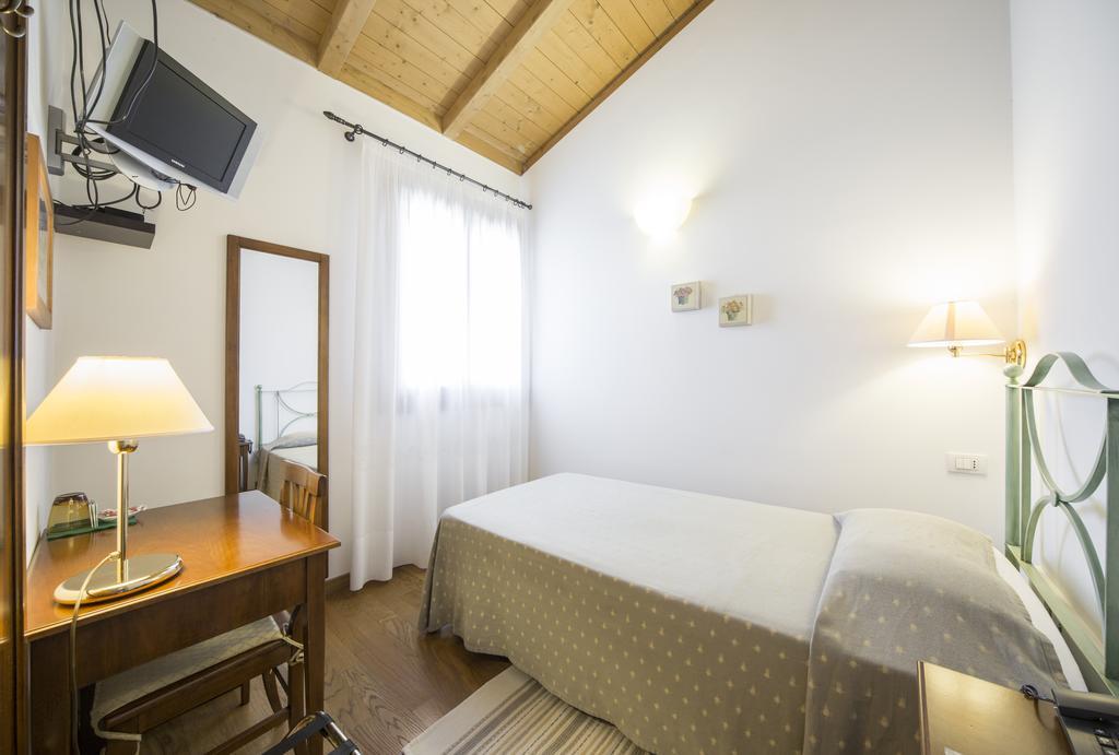 Agriturismo Gaggioli Borgo Delle Vigne Дзола-Предоза Экстерьер фото